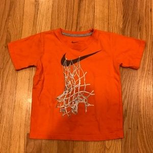 Orange boys Nike short sleeve t-shirt 🏀